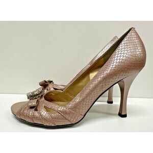 BCBG Paris women size 8 B EU 38 rose leather open toe with bow high heels shoes